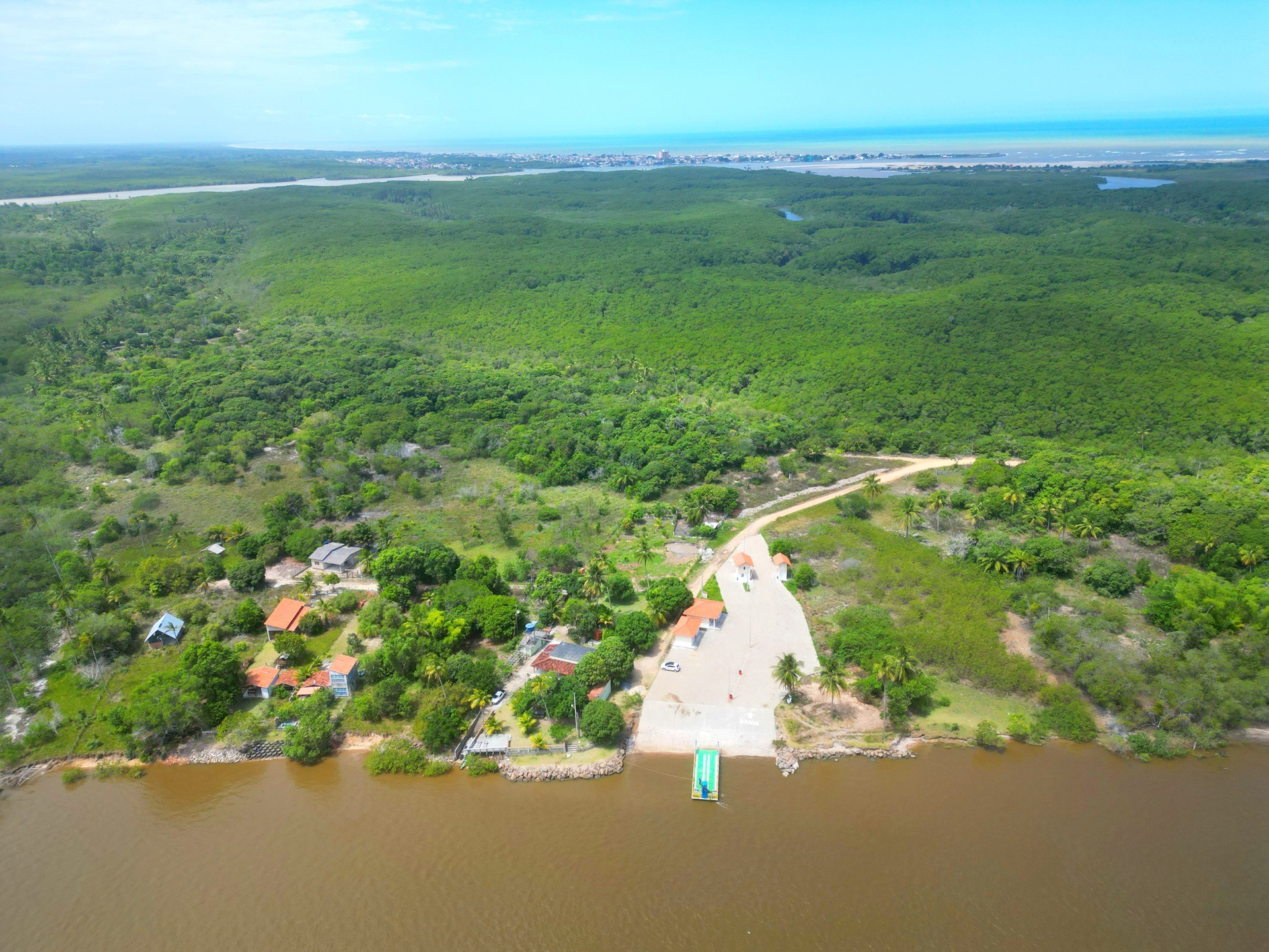 Balsa de Guriri à Conceição da Barra imagem de drone