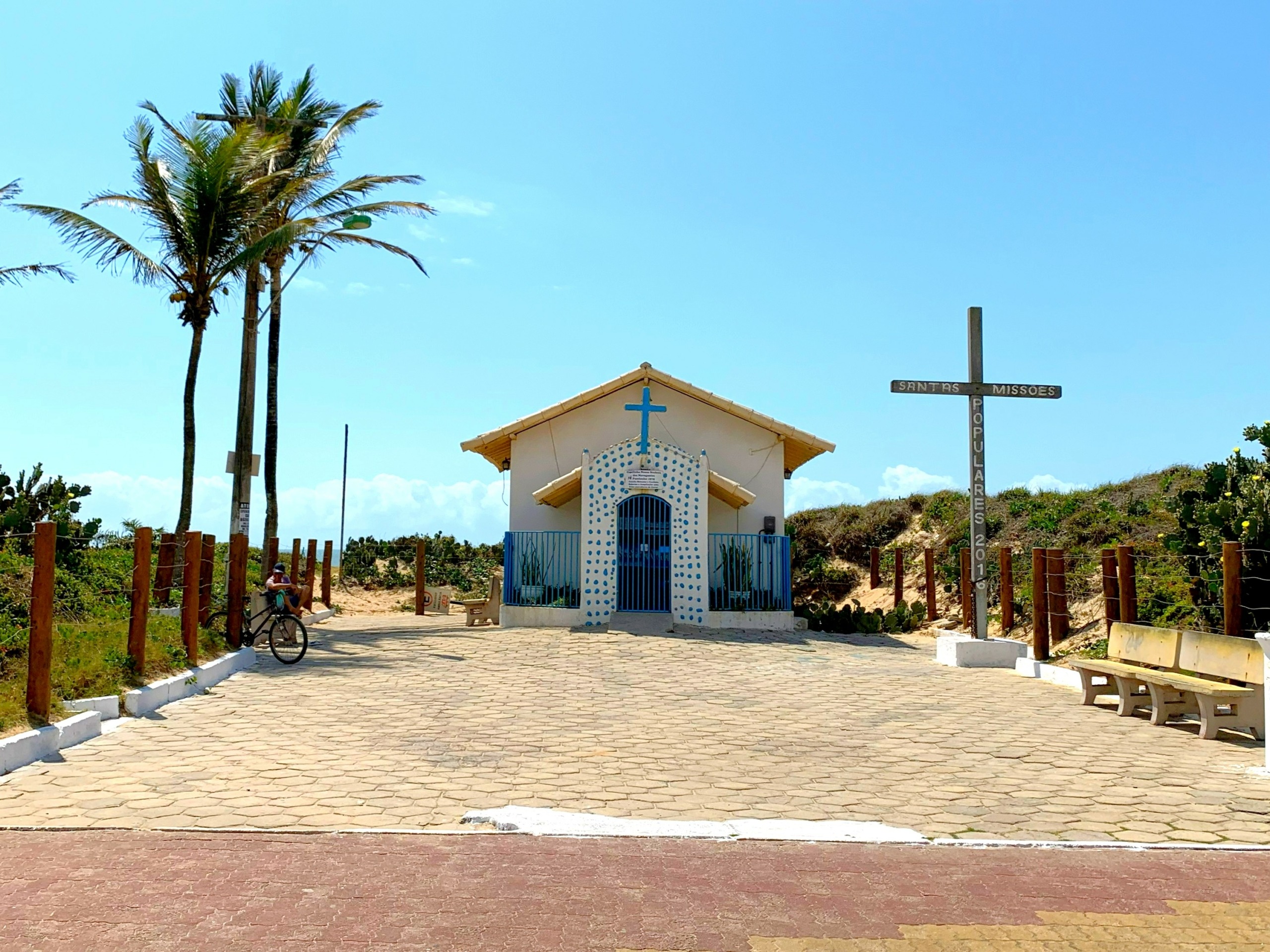 Frente Igrejinha de Guriri antes da reforma final de 2024